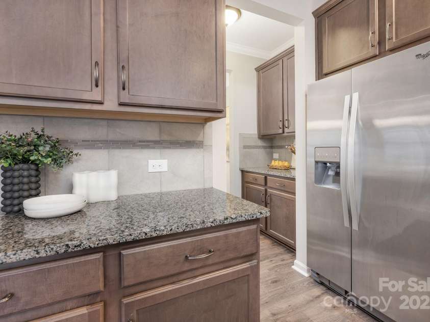 6003 Hawk View Road, Waxhaw, NC 28173.  MLS# CAR4197958, YatesRealty ID 16699. 