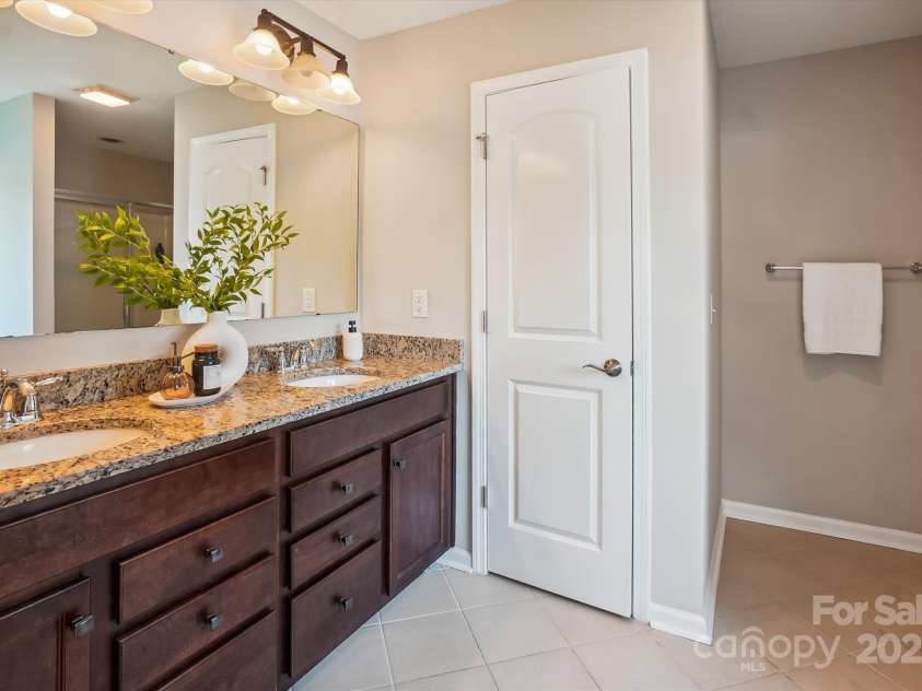 6003 Hawk View Road, Waxhaw, NC 28173.  MLS# CAR4197958, YatesRealty ID 16699. 