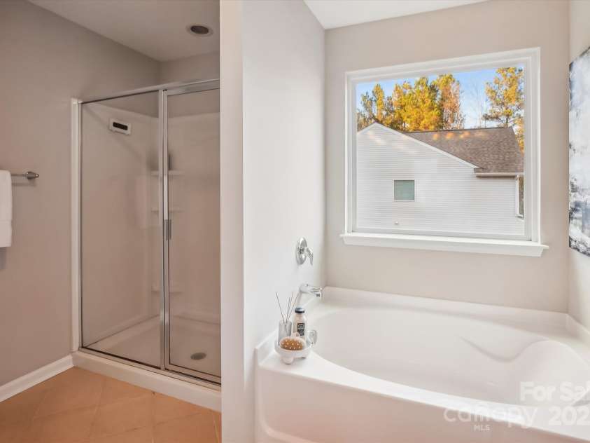 6003 Hawk View Road, Waxhaw, NC 28173.  MLS# CAR4197958, YatesRealty ID 16699. 