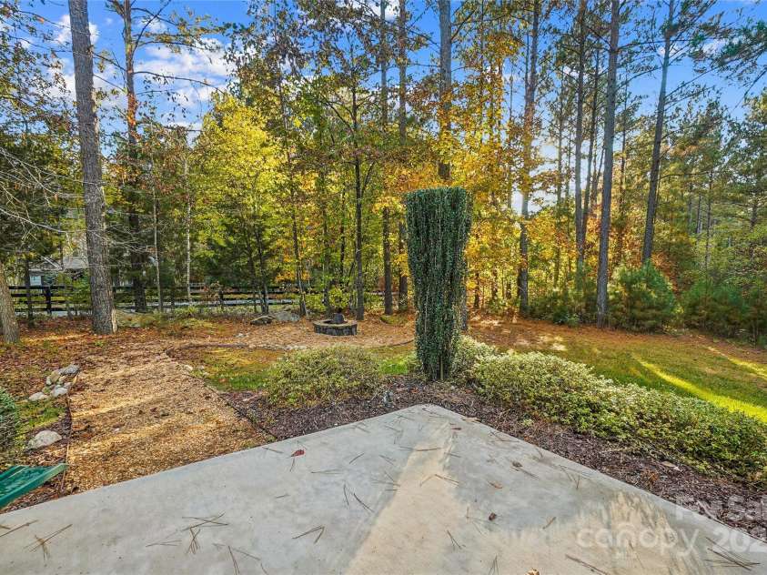 6003 Hawk View Road, Waxhaw, NC 28173.  MLS# CAR4197958, YatesRealty ID 16699. 