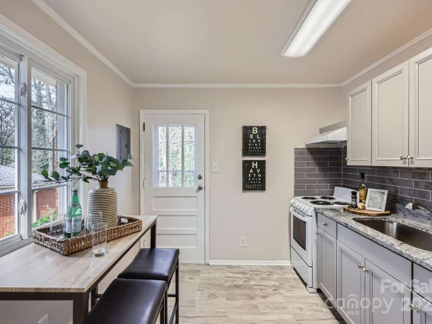 3210 Marlborough Road, Charlotte, NC 28208.  MLS# CAR4152456, YatesRealty ID 1670. 