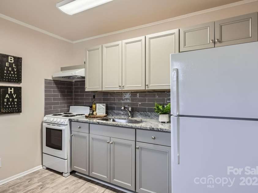 3210 Marlborough Road, Charlotte, NC 28208.  MLS# CAR4152456, YatesRealty ID 1670. 