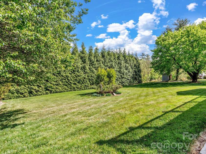 218 Brown Road, Hendersonville, NC 28791.  MLS# CAR4371847, YatesRealty ID 16700. 