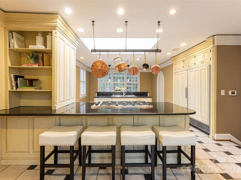 31 Busbee Road, Asheville, NC 28803.  MLS# CAR4240113, YatesRealty ID 16700. 