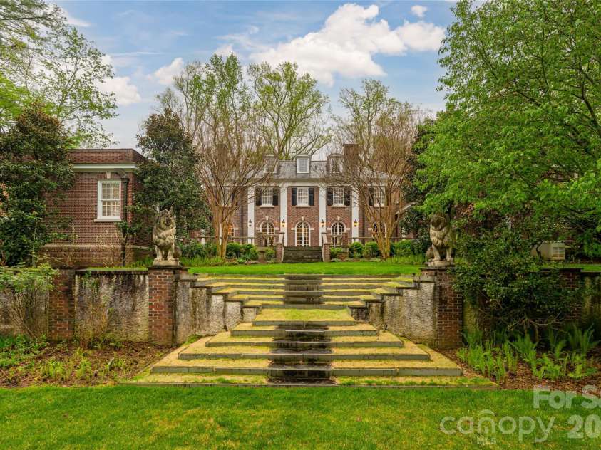 31 Busbee Road, Asheville, NC 28803.  MLS# CAR4240113, YatesRealty ID 16700. 