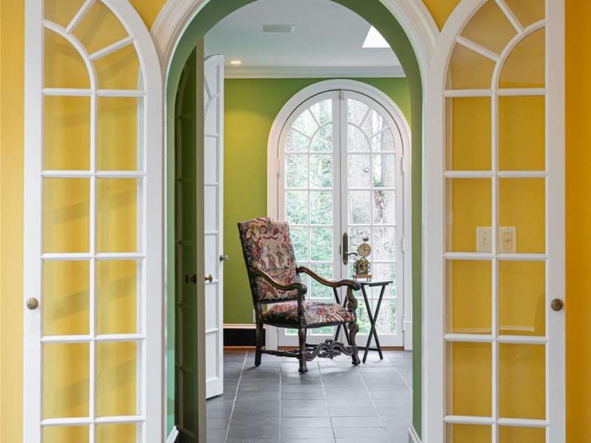 31 Busbee Road, Asheville, NC 28803.  MLS# CAR4240113, YatesRealty ID 16700. 