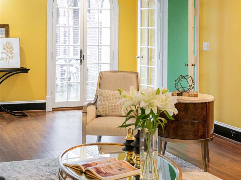 31 Busbee Road, Asheville, NC 28803.  MLS# CAR4240113, YatesRealty ID 16700. 