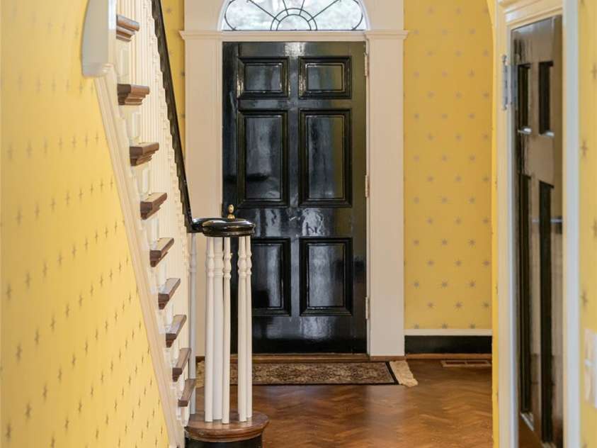 31 Busbee Road, Asheville, NC 28803.  MLS# CAR4240113, YatesRealty ID 16700. 