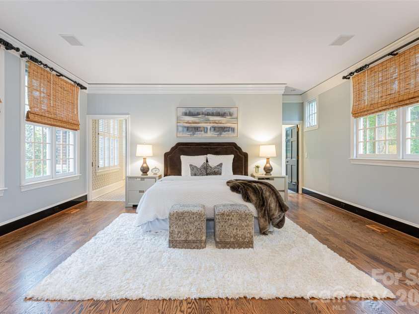 31 Busbee Road, Asheville, NC 28803.  MLS# CAR4240113, YatesRealty ID 16700. 