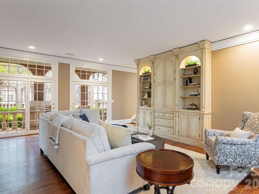 31 Busbee Road, Asheville, NC 28803.  MLS# CAR4240113, YatesRealty ID 16700. 