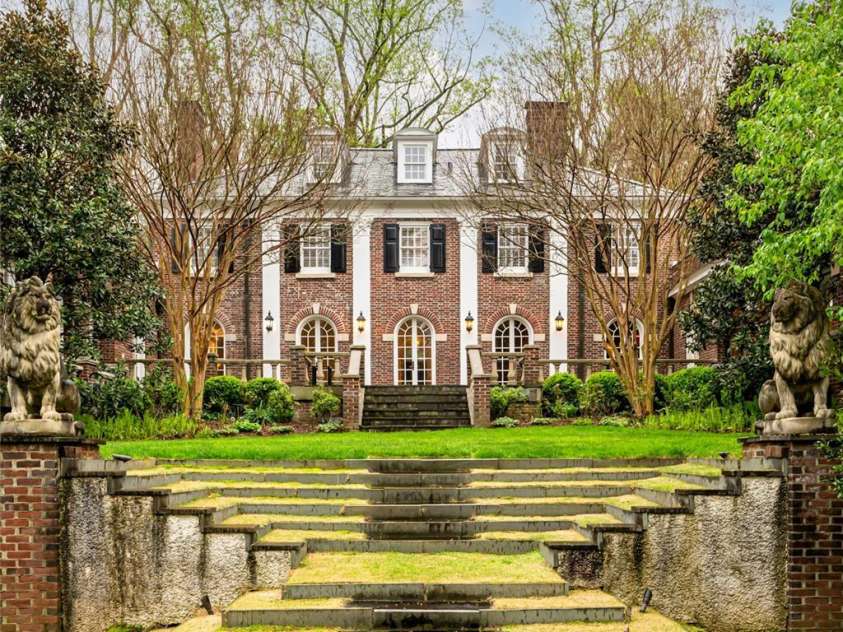 31 Busbee Road, Asheville, NC 28803.  MLS# CAR4240113, YatesRealty ID 16700. 