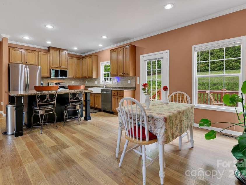 52 Luther Cove Road, Candler, NC 28715.  MLS# CAR4257069, YatesRealty ID 16701. Dining Area