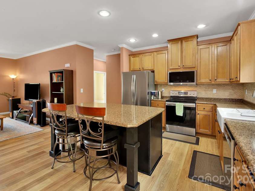 52 Luther Cove Road, Candler, NC 28715.  MLS# CAR4257069, YatesRealty ID 16701. Kitchen