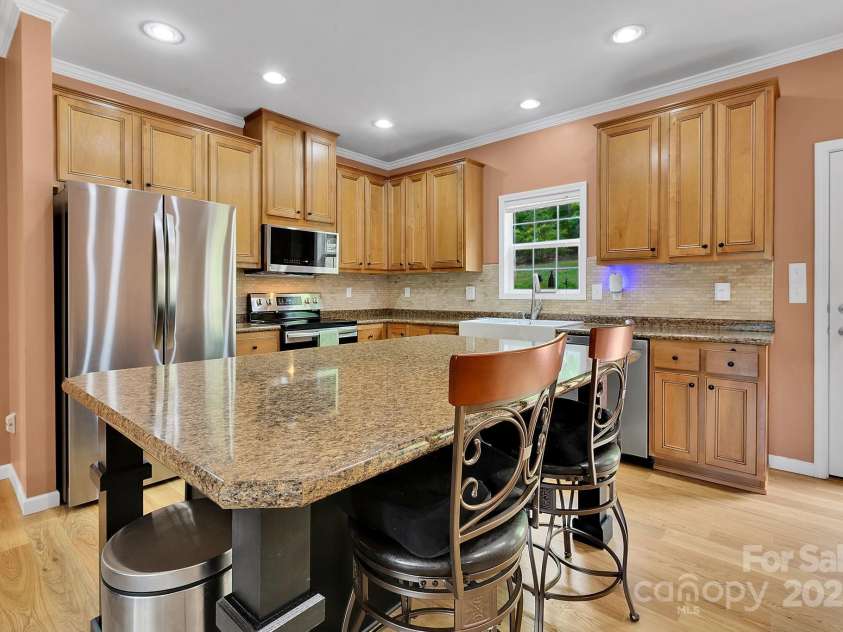 52 Luther Cove Road, Candler, NC 28715.  MLS# CAR4257069, YatesRealty ID 16701. Kitchen
