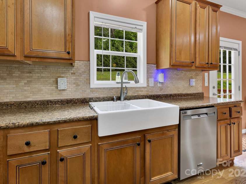 52 Luther Cove Road, Candler, NC 28715.  MLS# CAR4257069, YatesRealty ID 16701. Kitchen