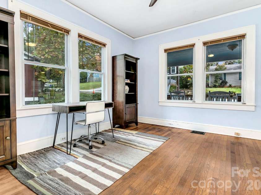 5 Main Street, Asheville, NC 28803.  MLS# CAR4373261, YatesRealty ID 16704. 