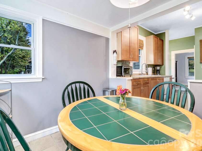 5 Main Street, Asheville, NC 28803.  MLS# CAR4373261, YatesRealty ID 16704. 