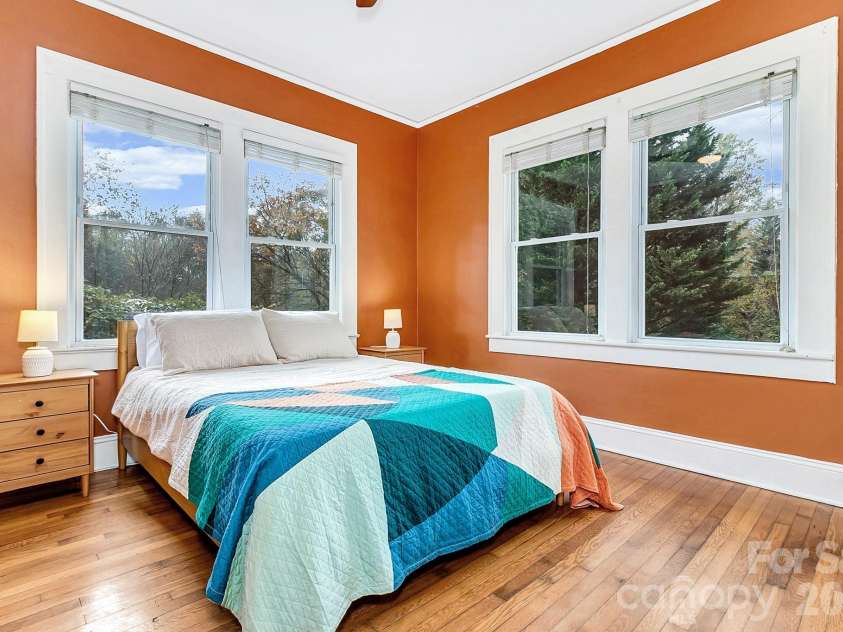 5 Main Street, Asheville, NC 28803.  MLS# CAR4373261, YatesRealty ID 16704. 