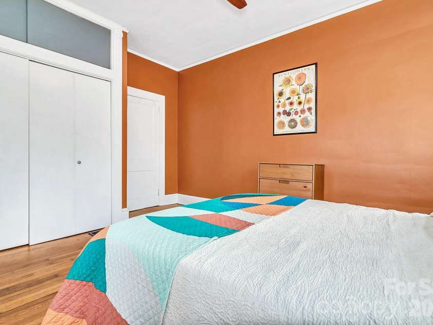 5 Main Street, Asheville, NC 28803.  MLS# CAR4373261, YatesRealty ID 16704. 