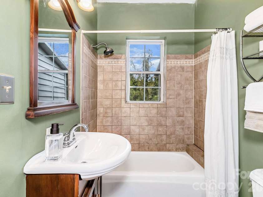 5 Main Street, Asheville, NC 28803.  MLS# CAR4373261, YatesRealty ID 16704. 