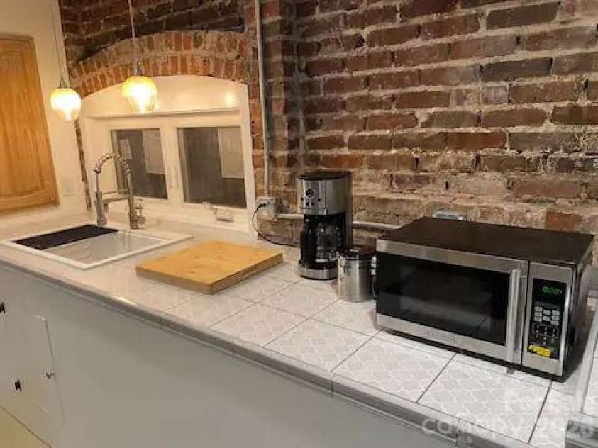 5 Main Street, Asheville, NC 28803.  MLS# CAR4373261, YatesRealty ID 16704. 