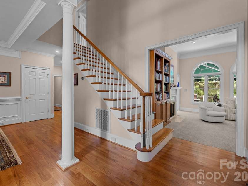 10317 Clubhouse View Lane, Mint Hill, NC 28227.  MLS# CAR4313270, YatesRealty ID 16705. Custom staircase.