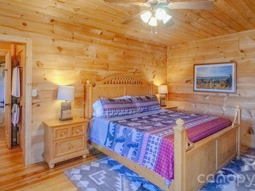 187 Gardeners Cove, Whittier, NC 28789.  MLS# CAR4355079, YatesRealty ID 16705. Primary Bedroom