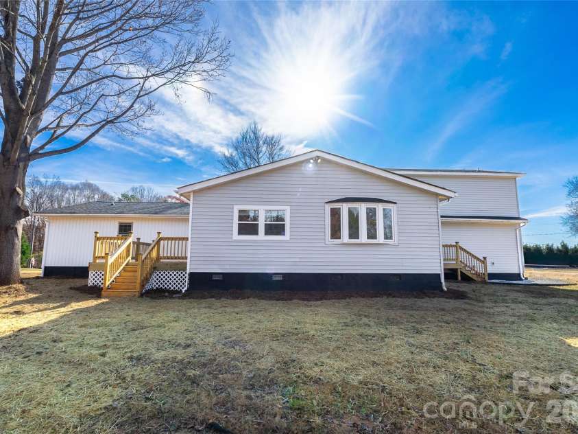 228 Brumley Road, Mooresville, NC 28115.  MLS# CAR4322912, YatesRealty ID 16706. 