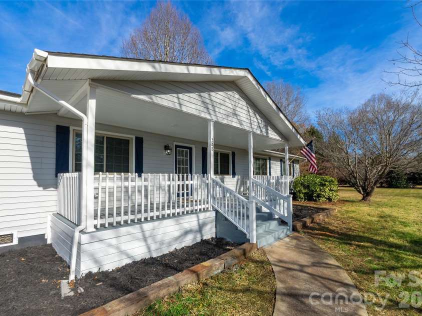 228 Brumley Road, Mooresville, NC 28115.  MLS# CAR4322912, YatesRealty ID 16706. 