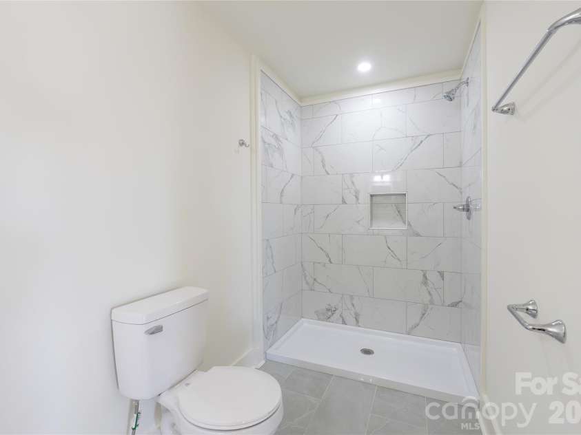 228 Brumley Road, Mooresville, NC 28115.  MLS# CAR4322912, YatesRealty ID 16706. Second primary bath
