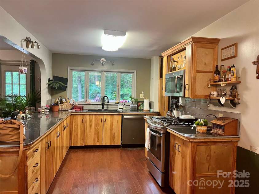 1496 Givens Street, Hickory, NC 28602.  MLS# CAR4226765, YatesRealty ID 16707. 