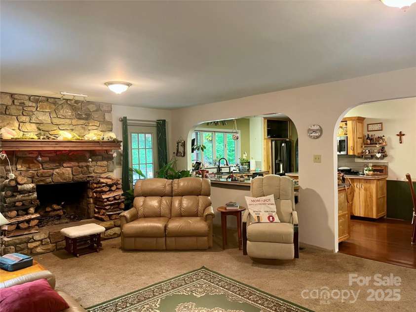 1496 Givens Street, Hickory, NC 28602.  MLS# CAR4226765, YatesRealty ID 16707. 