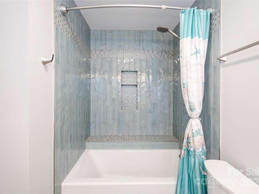 3807 Sweetgrass Lane, Charlotte, NC 28226.  MLS# CAR4261145, YatesRealty ID 16708. 