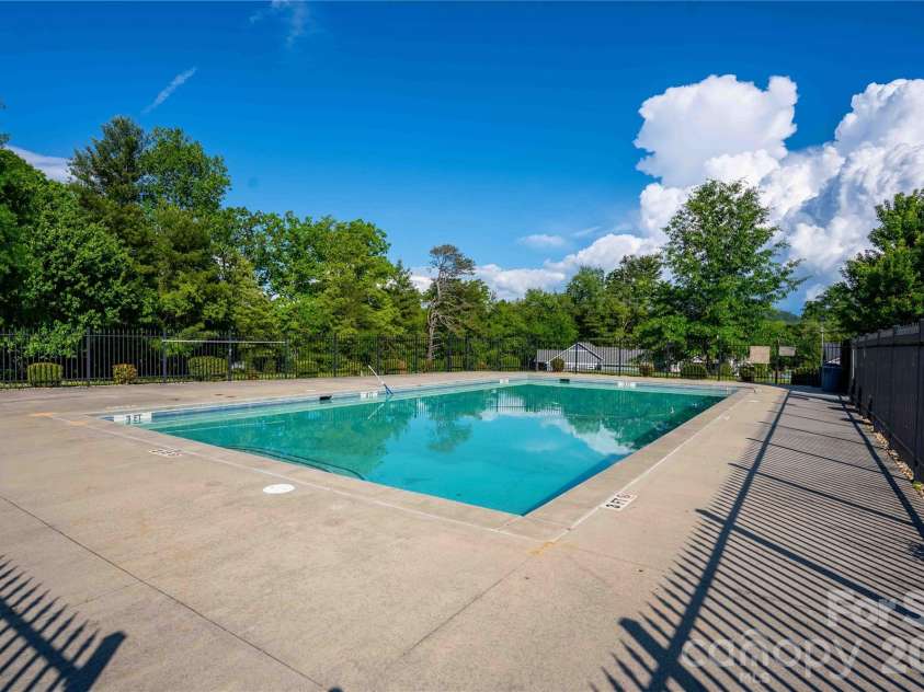 806 Blacksmith Run Drive, Hendersonville, NC 28792.  MLS# CAR4360662, YatesRealty ID 16708. 