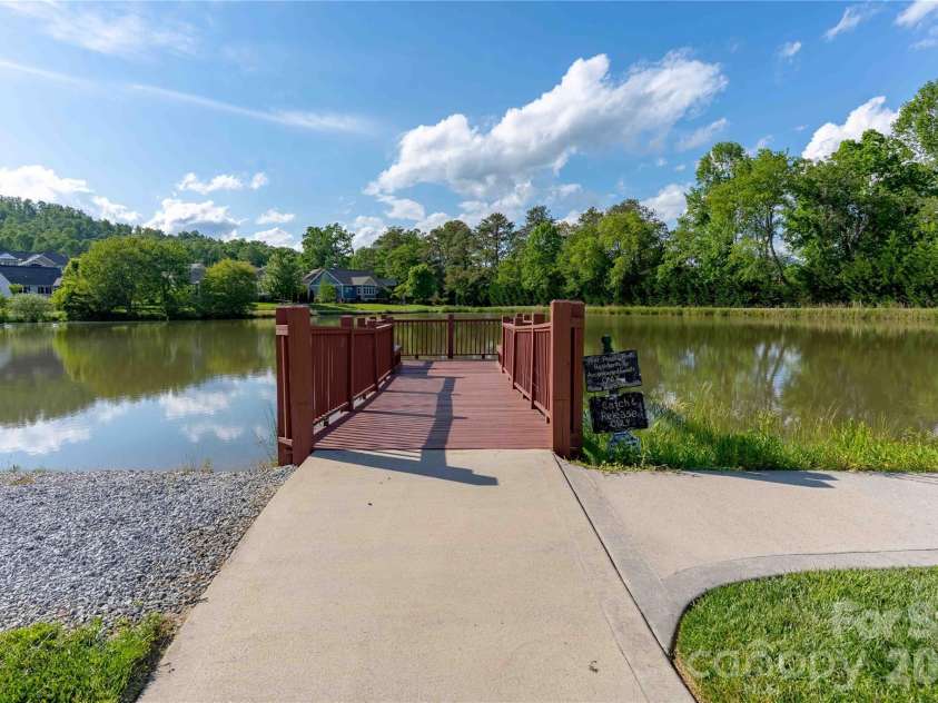 806 Blacksmith Run Drive, Hendersonville, NC 28792.  MLS# CAR4360662, YatesRealty ID 16708. 