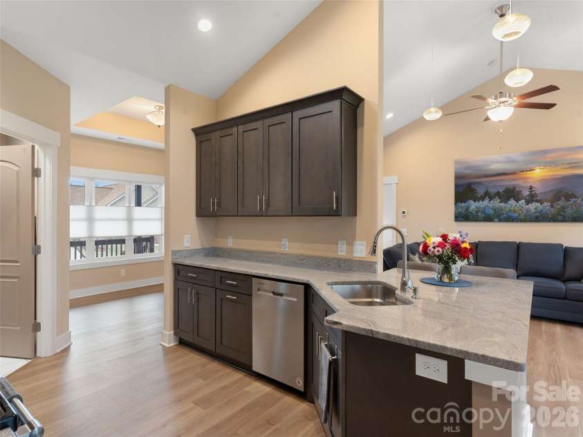 806 Blacksmith Run Drive, Hendersonville, NC 28792.  MLS# CAR4360662, YatesRealty ID 16708. 
