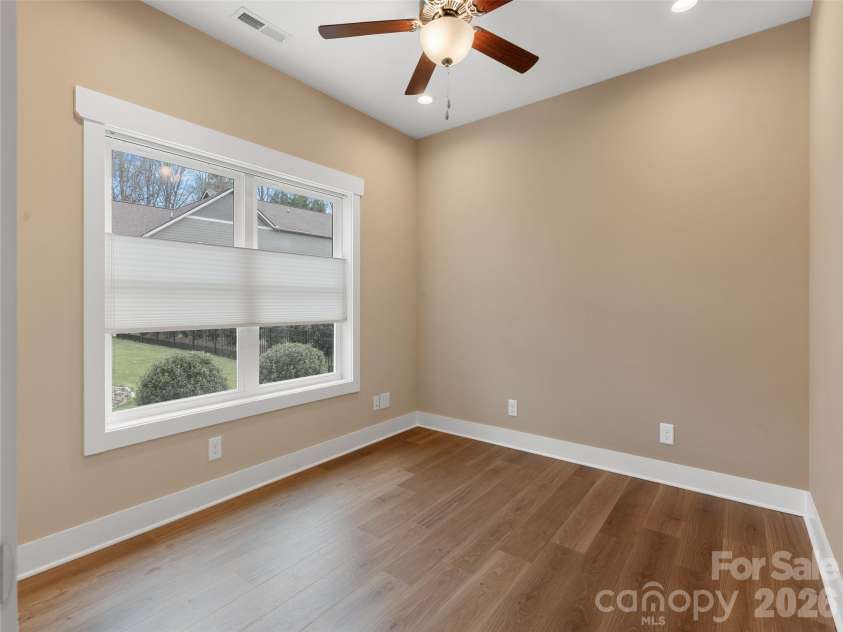 806 Blacksmith Run Drive, Hendersonville, NC 28792.  MLS# CAR4360662, YatesRealty ID 16708. 