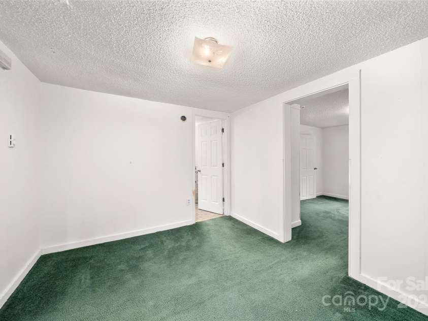 136 Ridgeway Avenue, Black Mountain, NC 28711.  MLS# CAR4259845, YatesRealty ID 16709. 