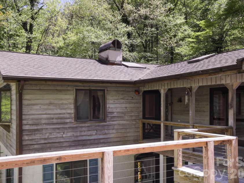 427 Wingfield Way, Brevard, NC 28712.  MLS# CAR4372461, YatesRealty ID 16709. Upper area of the home (main level) 