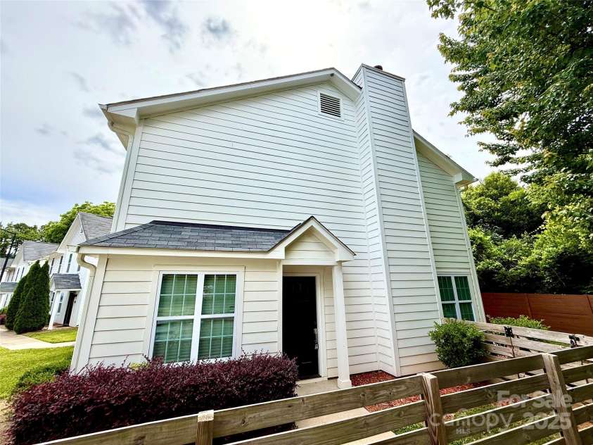 1519 Briar Creek Road, Charlotte, NC 28205.  MLS# CAR4265364, YatesRealty ID 1671. 