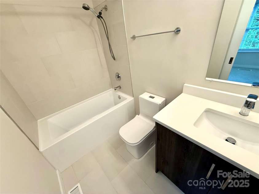 1519 Briar Creek Road, Charlotte, NC 28205.  MLS# CAR4265364, YatesRealty ID 1671. 