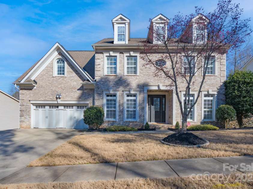 228 Black Mountain Drive, Fort Mill, SC 29708.  MLS# CAR4225909, YatesRealty ID 1671. Welcome to 228 Black Mountain Drive