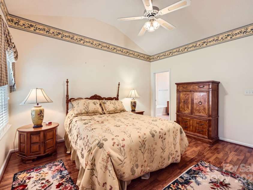 127 Lakewood Circle Drive, Mooresville, NC 28117.  MLS# CAR4224341, YatesRealty ID 16710. 