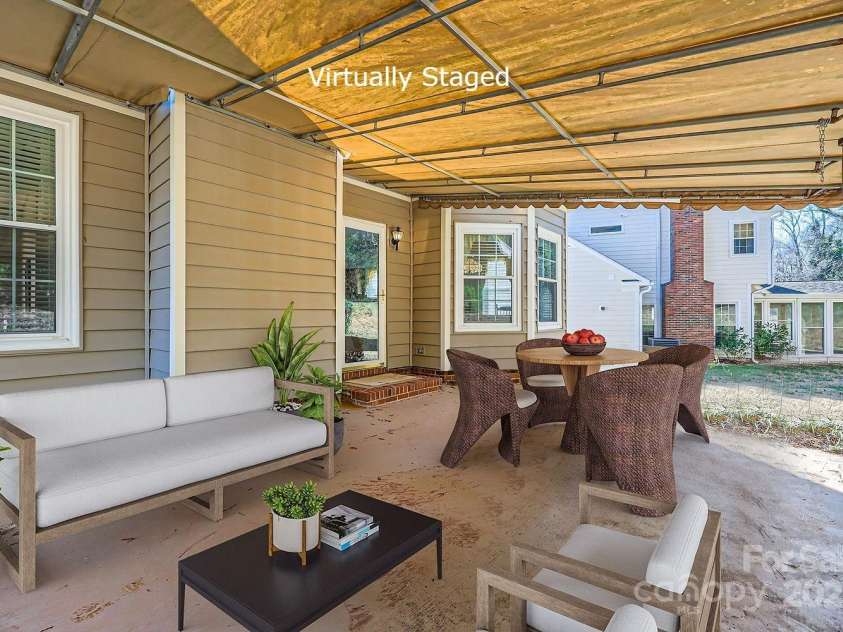 127 Lakewood Circle Drive, Mooresville, NC 28117.  MLS# CAR4224341, YatesRealty ID 16710. 