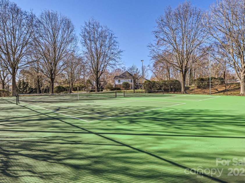 127 Lakewood Circle Drive, Mooresville, NC 28117.  MLS# CAR4224341, YatesRealty ID 16710. 