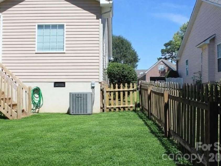 1304 Overhill Road, Salisbury, NC 28144.  MLS# CAR4321166, YatesRealty ID 16710. 