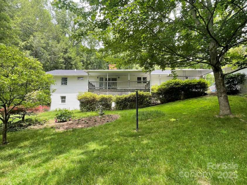 38 Westridge Drive, Asheville, NC 28803.  MLS# CAR4264261, YatesRealty ID 16711. Rear