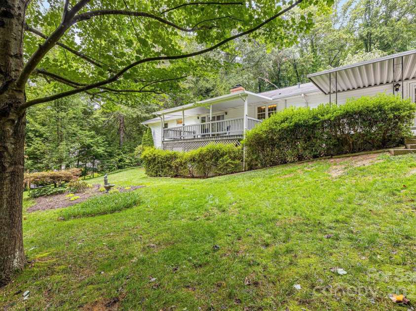 38 Westridge Drive, Asheville, NC 28803.  MLS# CAR4264261, YatesRealty ID 16711. Rear