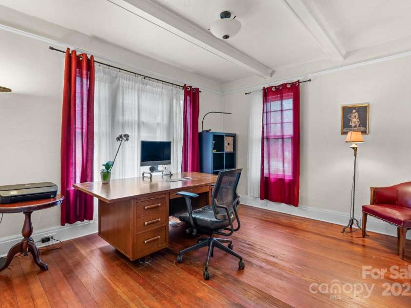218 5th Street, Hickory, NC 28602.  MLS# CAR4251114, YatesRealty ID 16712. Bedroom or flexible office space