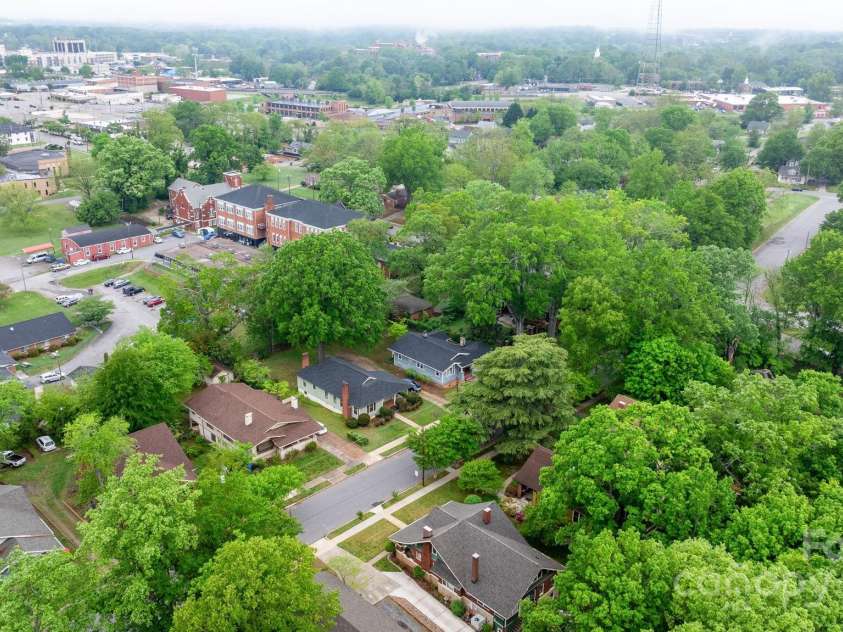 218 5th Street, Hickory, NC 28602.  MLS# CAR4251114, YatesRealty ID 16712. Greater downtown Hickory